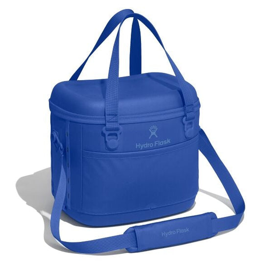 carryouttm-soft-cooler-15-l-c6 12pco382_carryout_cooler_15l_capri_blue_angled_1.jpg