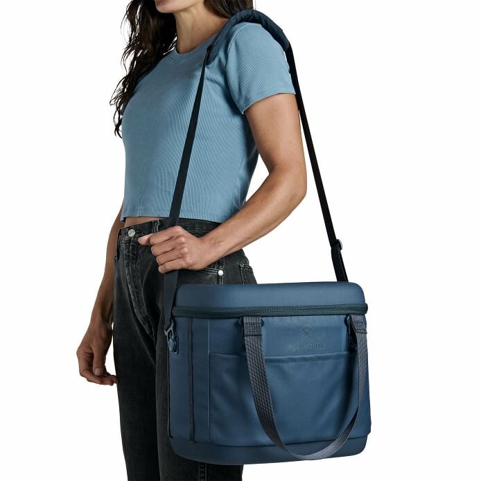 carryouttm-soft-cooler-15-l-c6 250815_hydro_s26_hb_14556_6.jpg