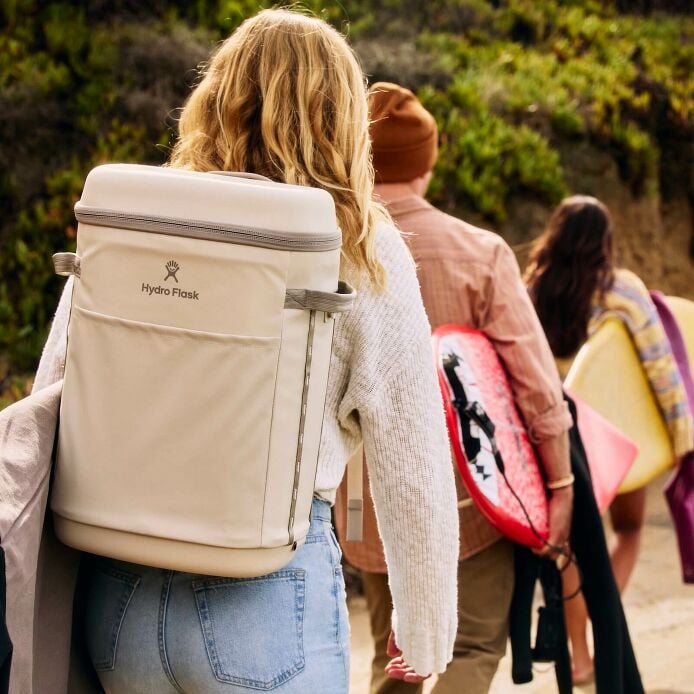carryouttm-backpack-22-l-c5 hf_carryout_bouwer_d1_l1_torrey_pines_lifestyle_0974_2.jpg