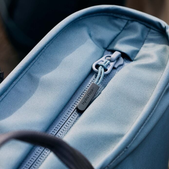 carryouttm-soft-cooler-tote-20-l-s1 hf_carryout_bouwer_d1_l1_torrey_pines_still_life_0112_9.jpg