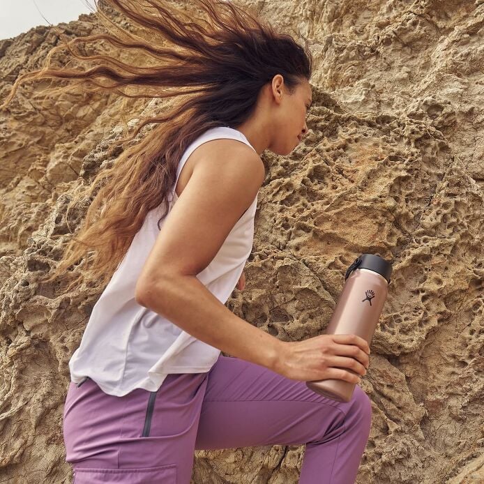 32-oz-lightweight-flex-straw-bottle-g8 hf_s26_lightweight_mcinnis_6946_1_3.jpg