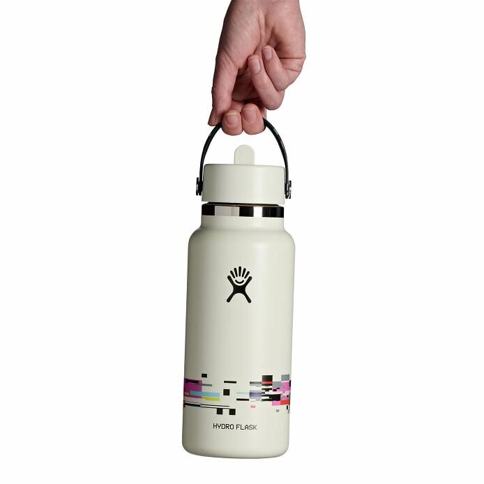 glitch-collection-32-oz-bottle-with-flex-straw-cap-f4 le26-w32-1006-32-oz-wide-flex-straw-cap-glitch-white-hb.jpg