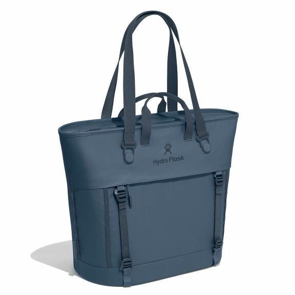 carryouttm-soft-cooler-tote-30-l-d0 maxiit384-carryout-tote-30l-harbor-blue-angled_1_1.jpg
