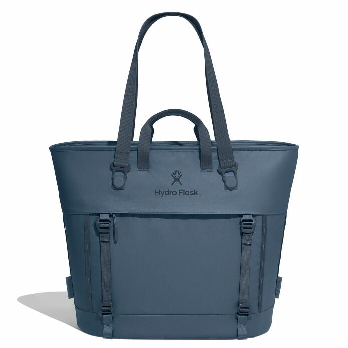 carryouttm-soft-cooler-tote-30-l-d0 maxiit384-carryout-tote-30l-harbor-blue-straight.jpg